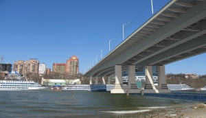 Строительство 1-го этапа нового Ворошиловского моста вступило в стадию завершения