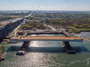 The river span installed on Voroshilovsky Bridge in Rostov-on-Don